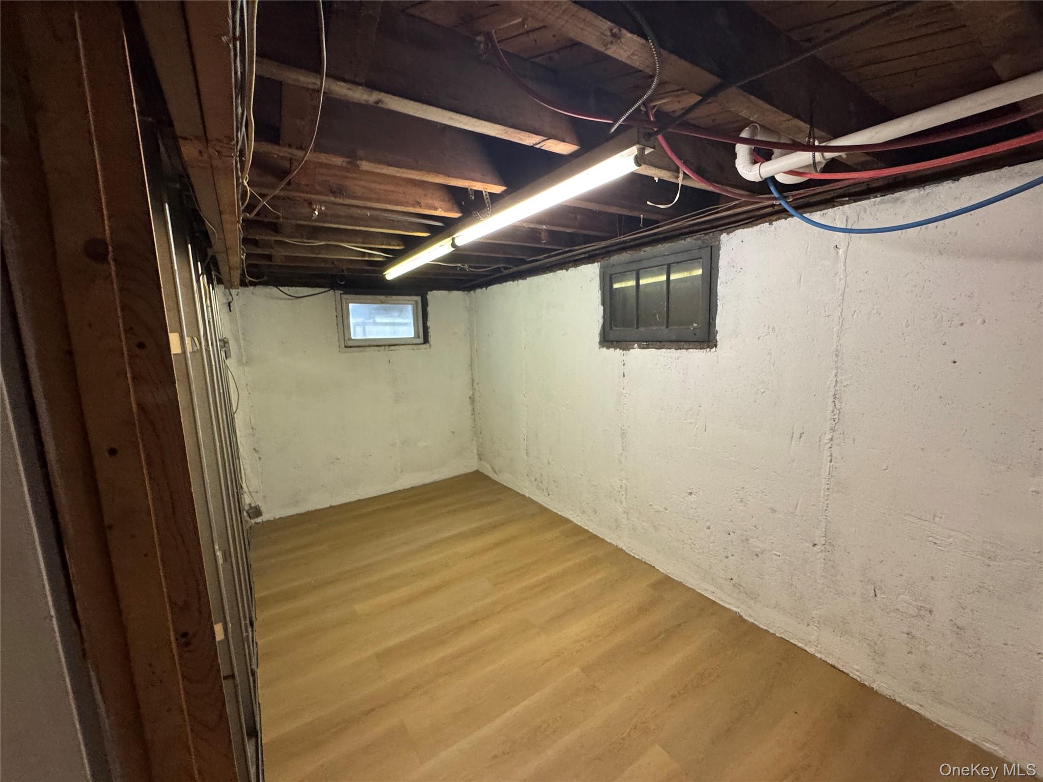 303 Woodbury Road Property Photo 9