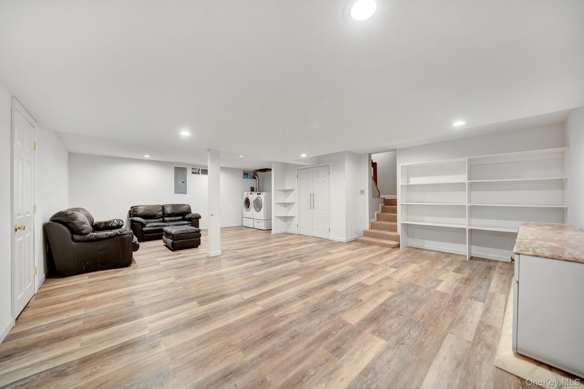 1499 Eric Lane Property Photo 37