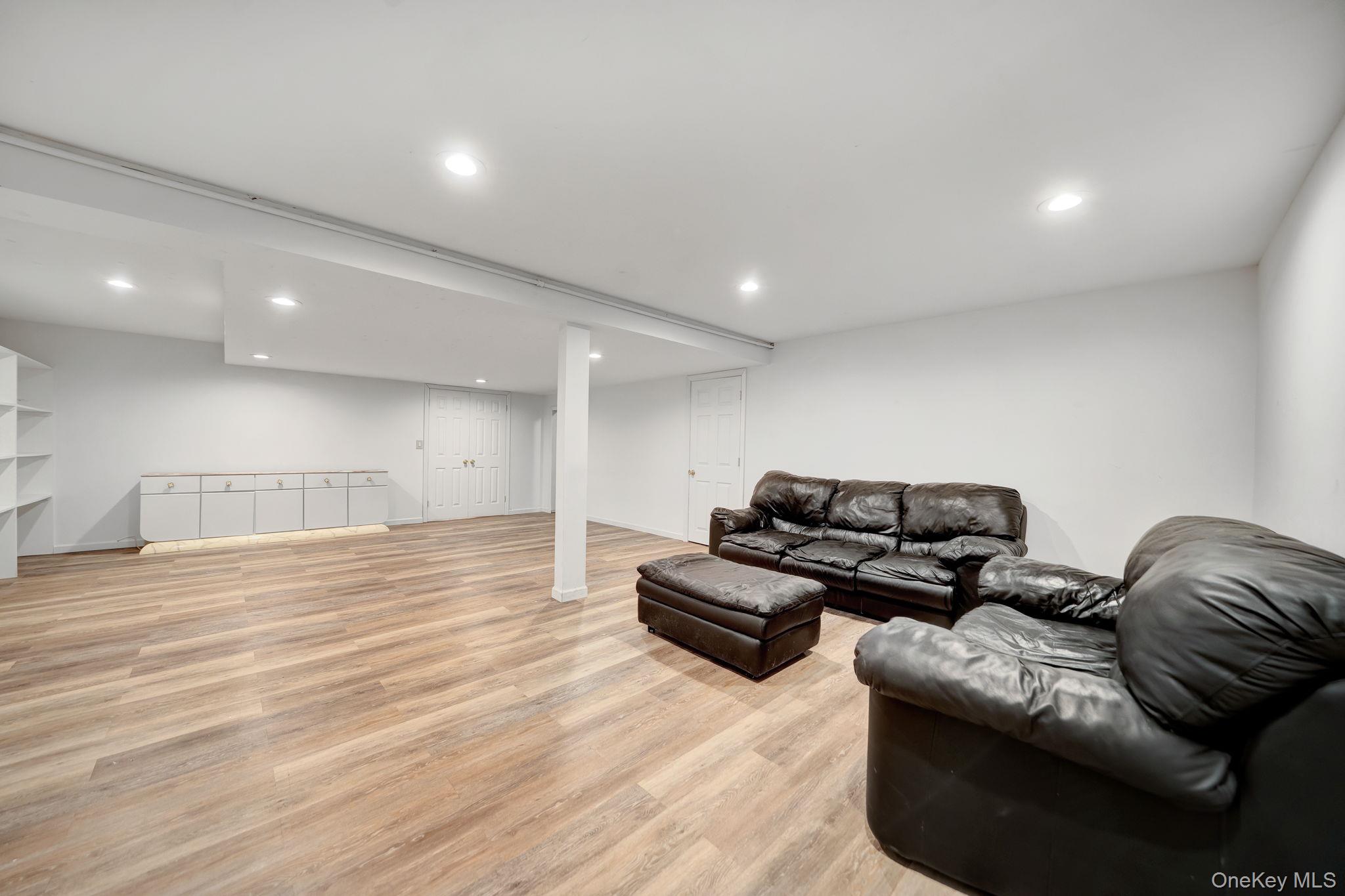 1499 Eric Lane Property Photo 39