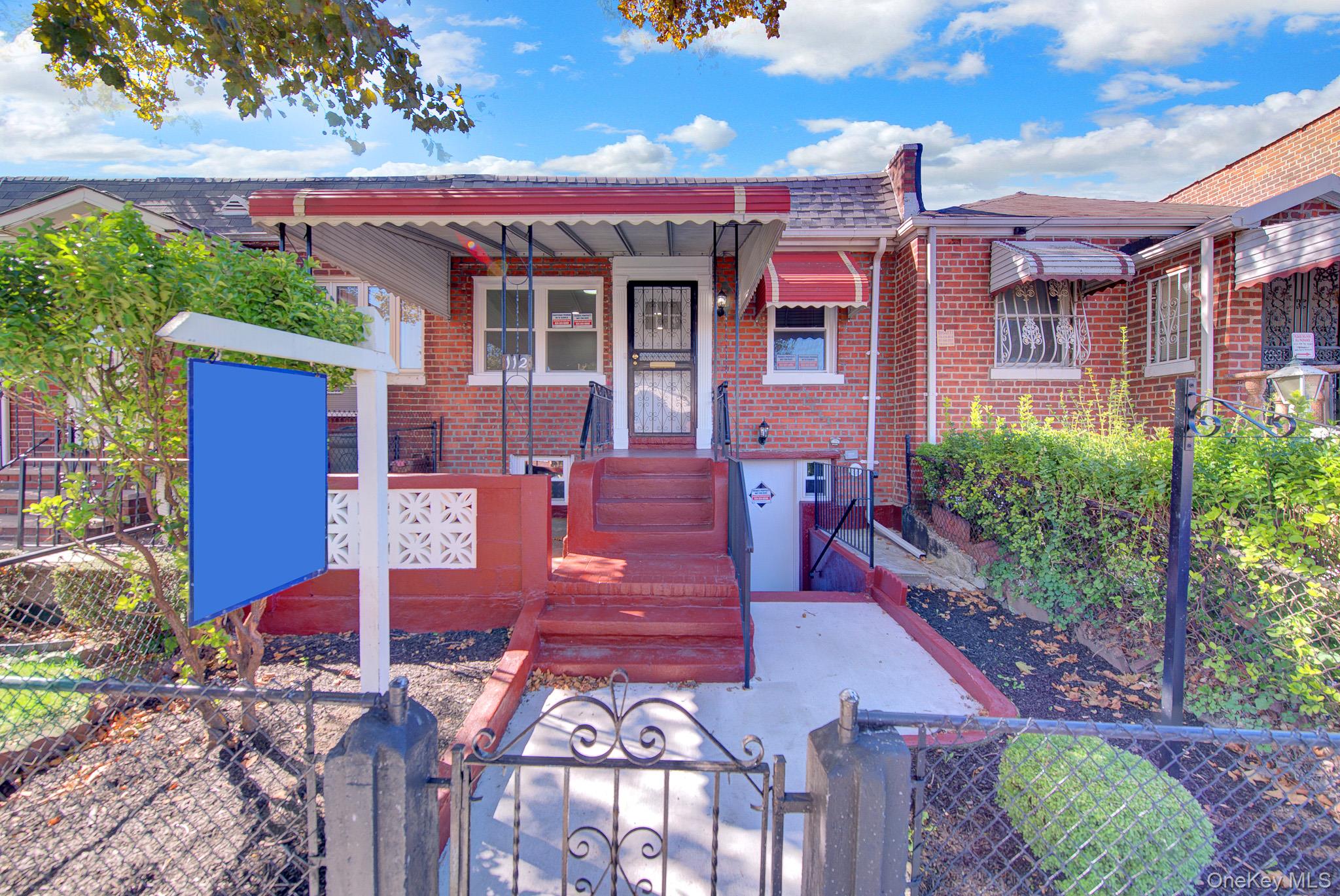 112 E 45th Street Property Photo 1