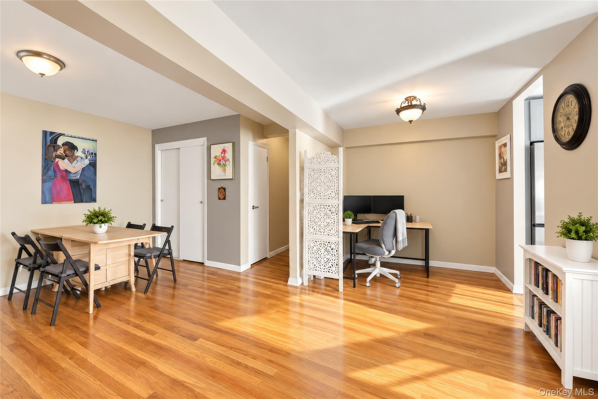 300 N Broadway 4m Property Photo 8