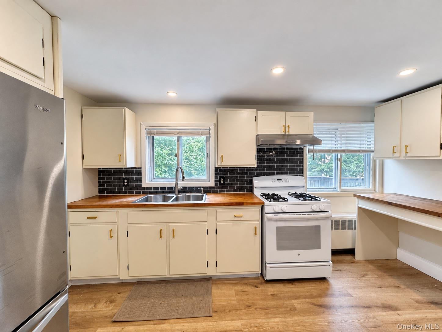 72 Bross Street Property Photo 6
