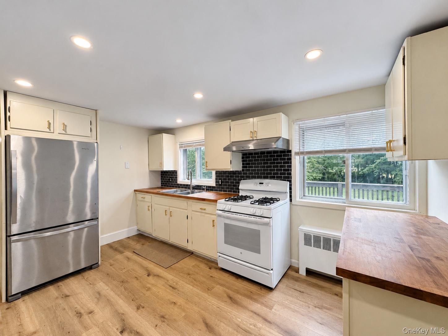 72 Bross Street Property Photo 7