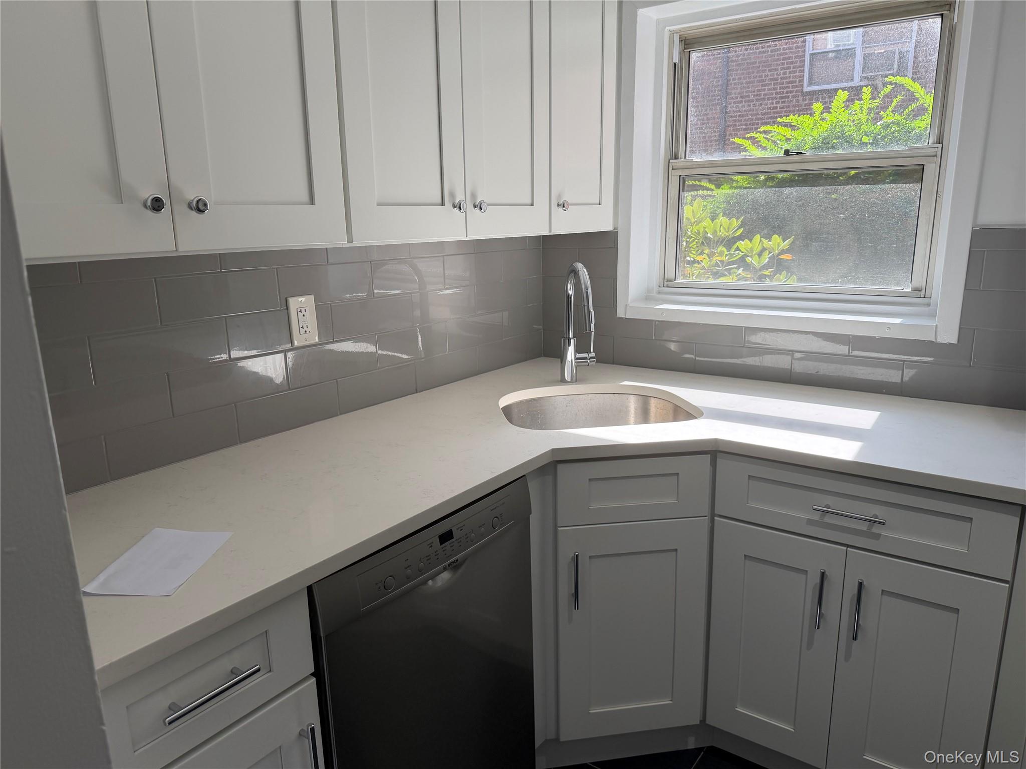 320 S Broadway T3 Property Photo 3
