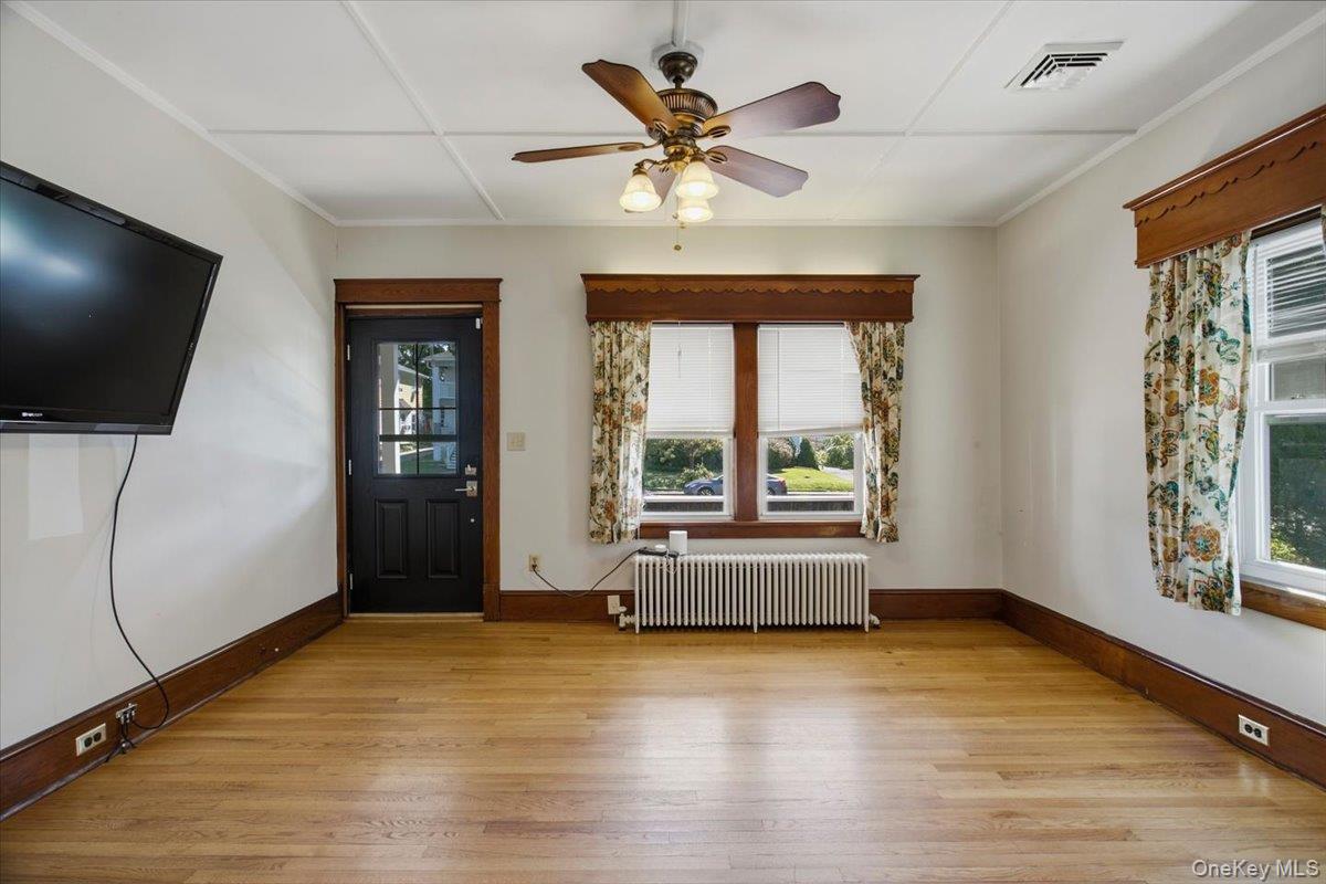 8 E Willow Street Property Photo 13