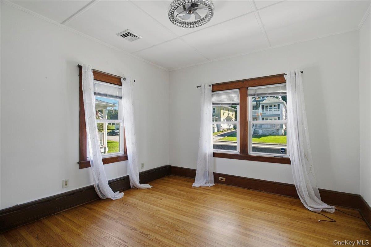 8 E Willow Street Property Photo 21