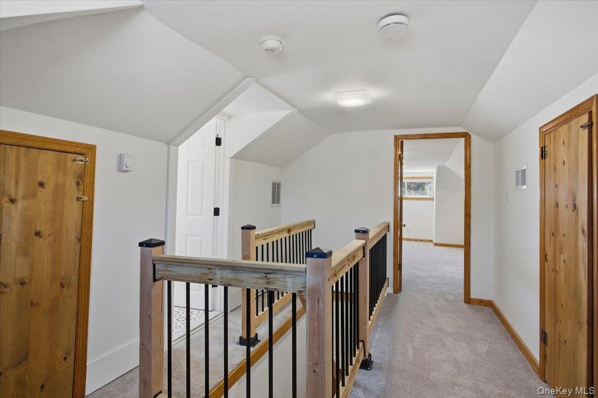 8 E Willow Street Property Photo 23