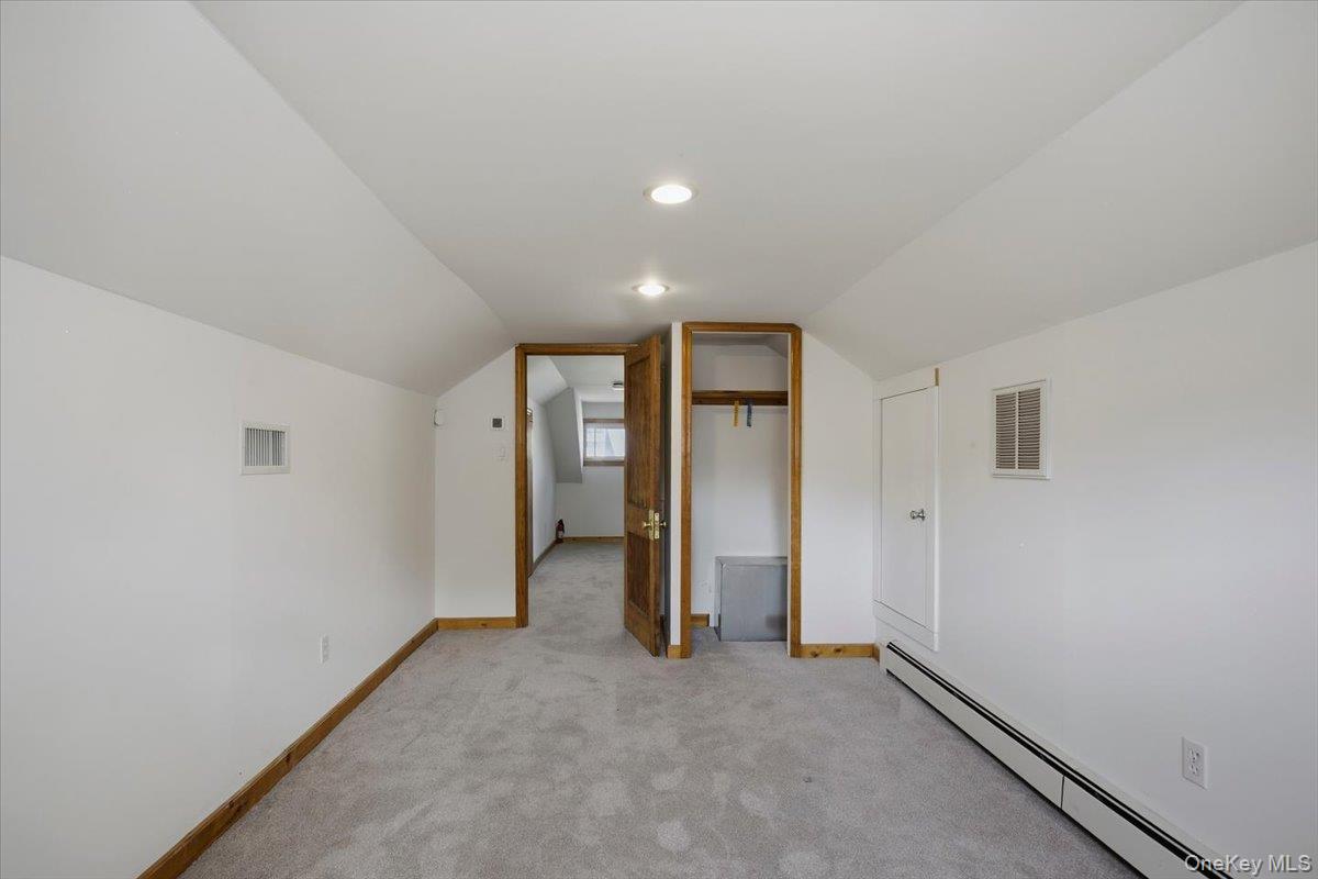 8 E Willow Street Property Photo 24