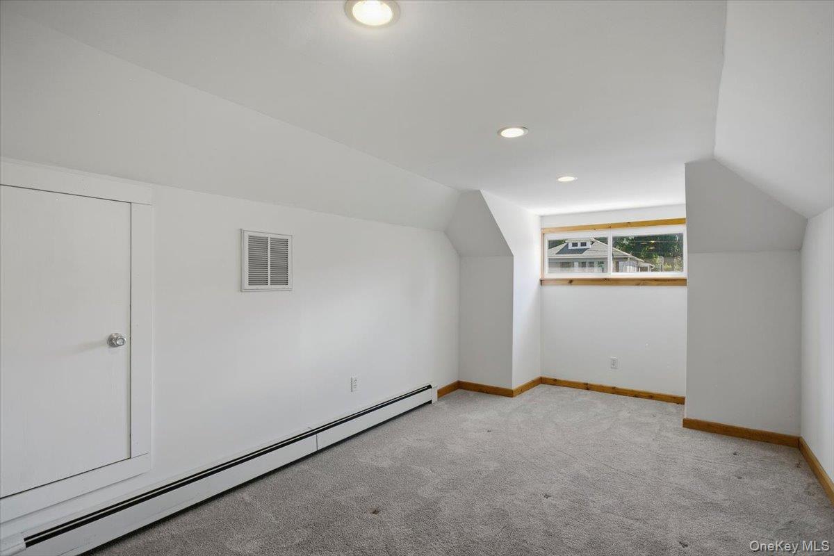 8 E Willow Street Property Photo 25