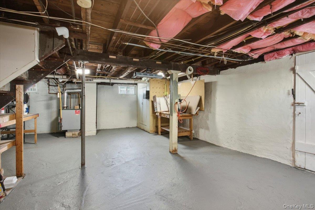 8 E Willow Street Property Photo 31