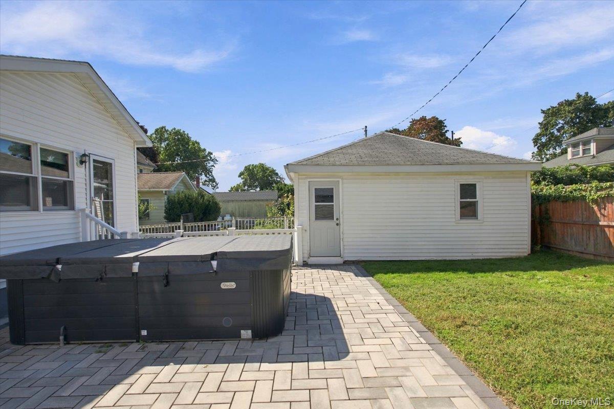 8 E Willow Street Property Photo 33