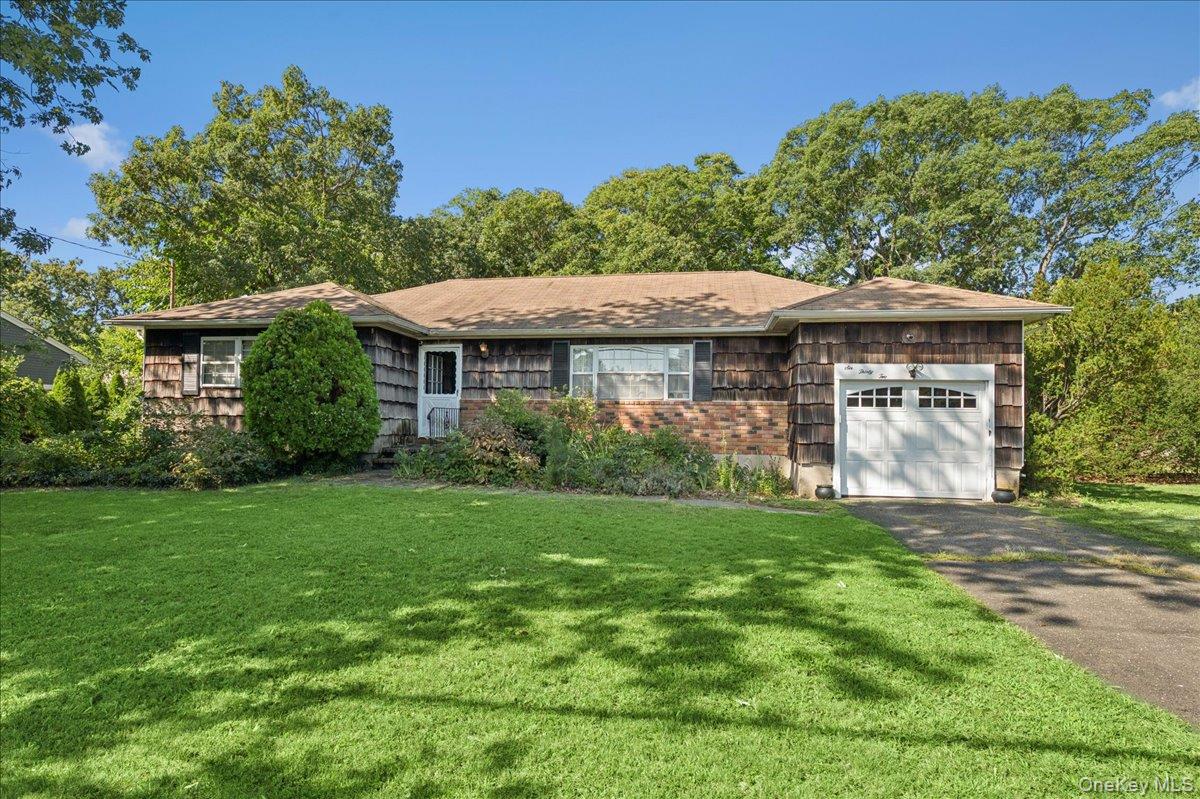 632 Spruce Avenue Property Photo 1