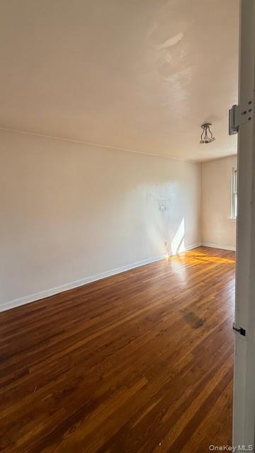 1007 E 223rd Street Property Photo 1