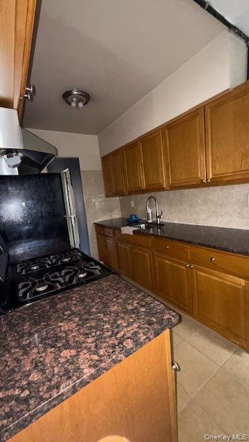 1007 E 223rd Street Property Photo 14