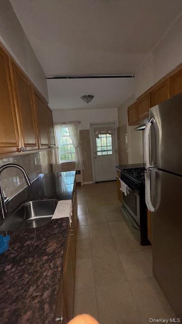 1007 E 223rd Street Property Photo 15