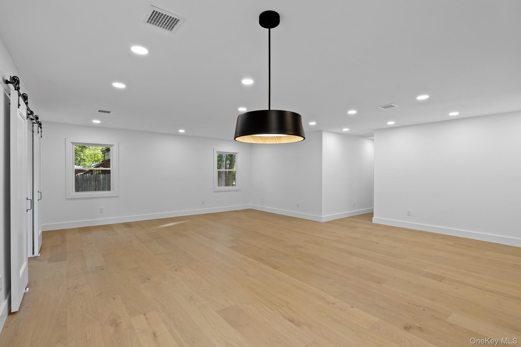 35 Winside Lane Property Photo 9
