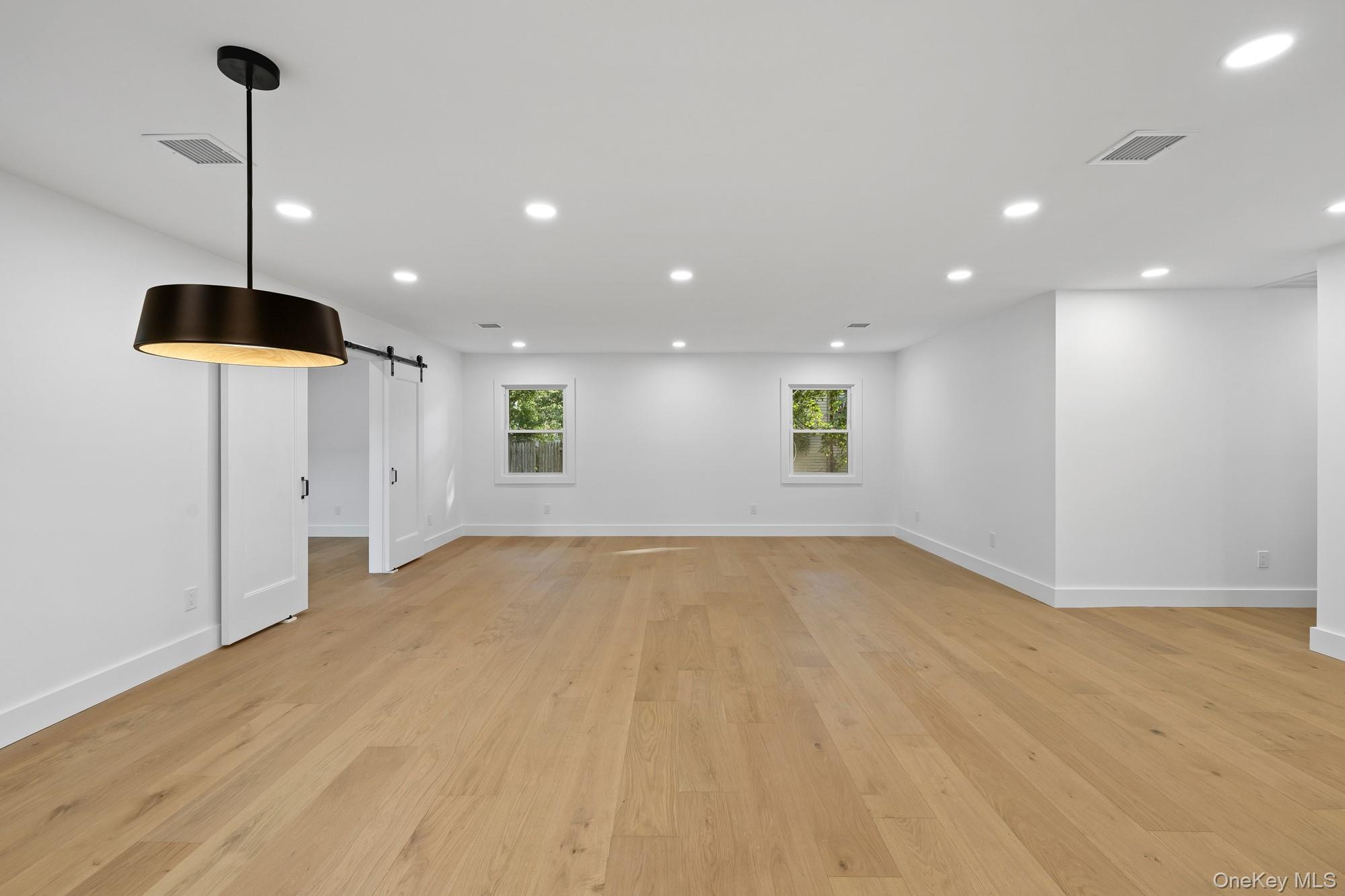 35 Winside Lane Property Photo 11
