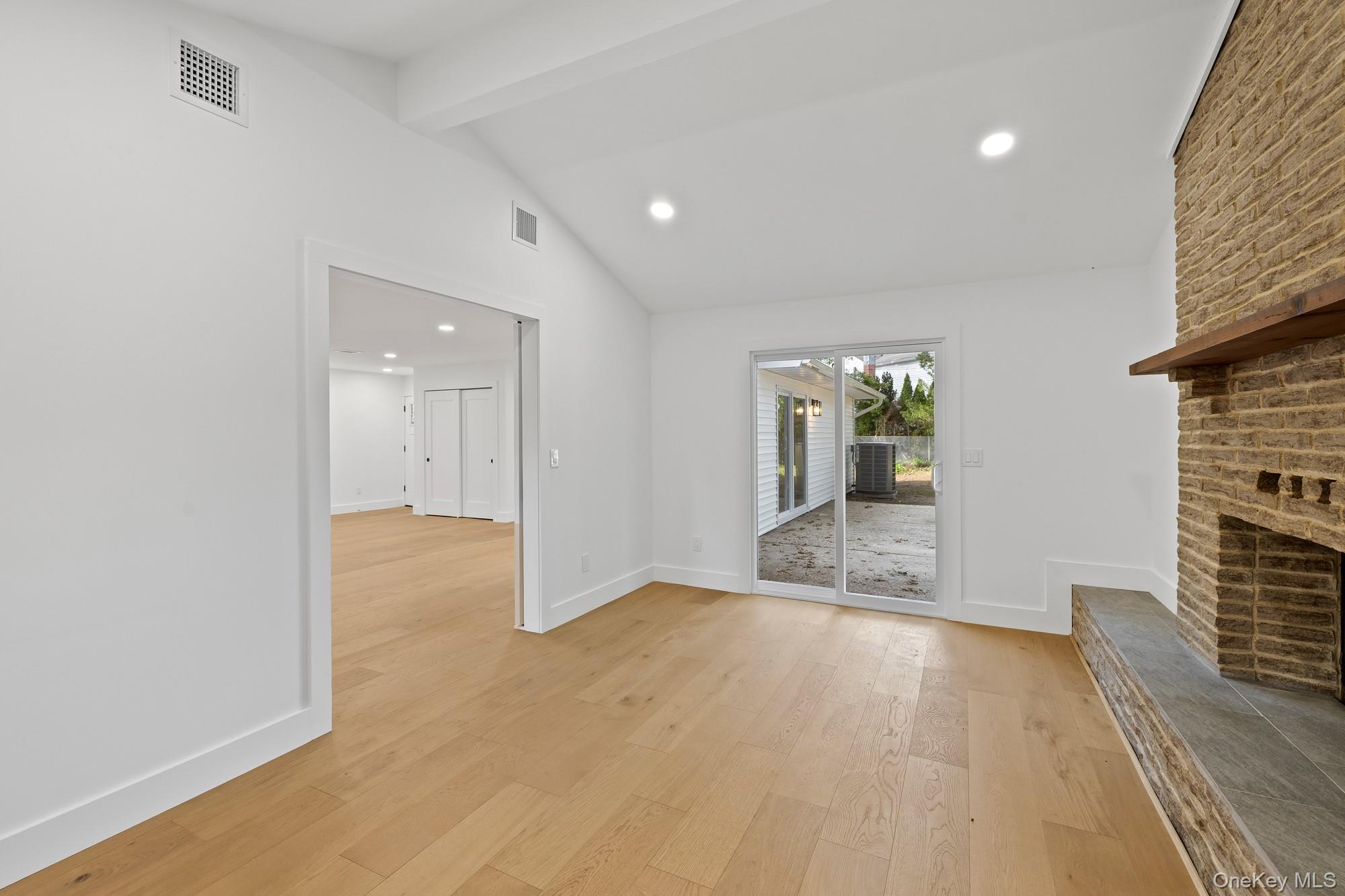 35 Winside Lane Property Photo 17