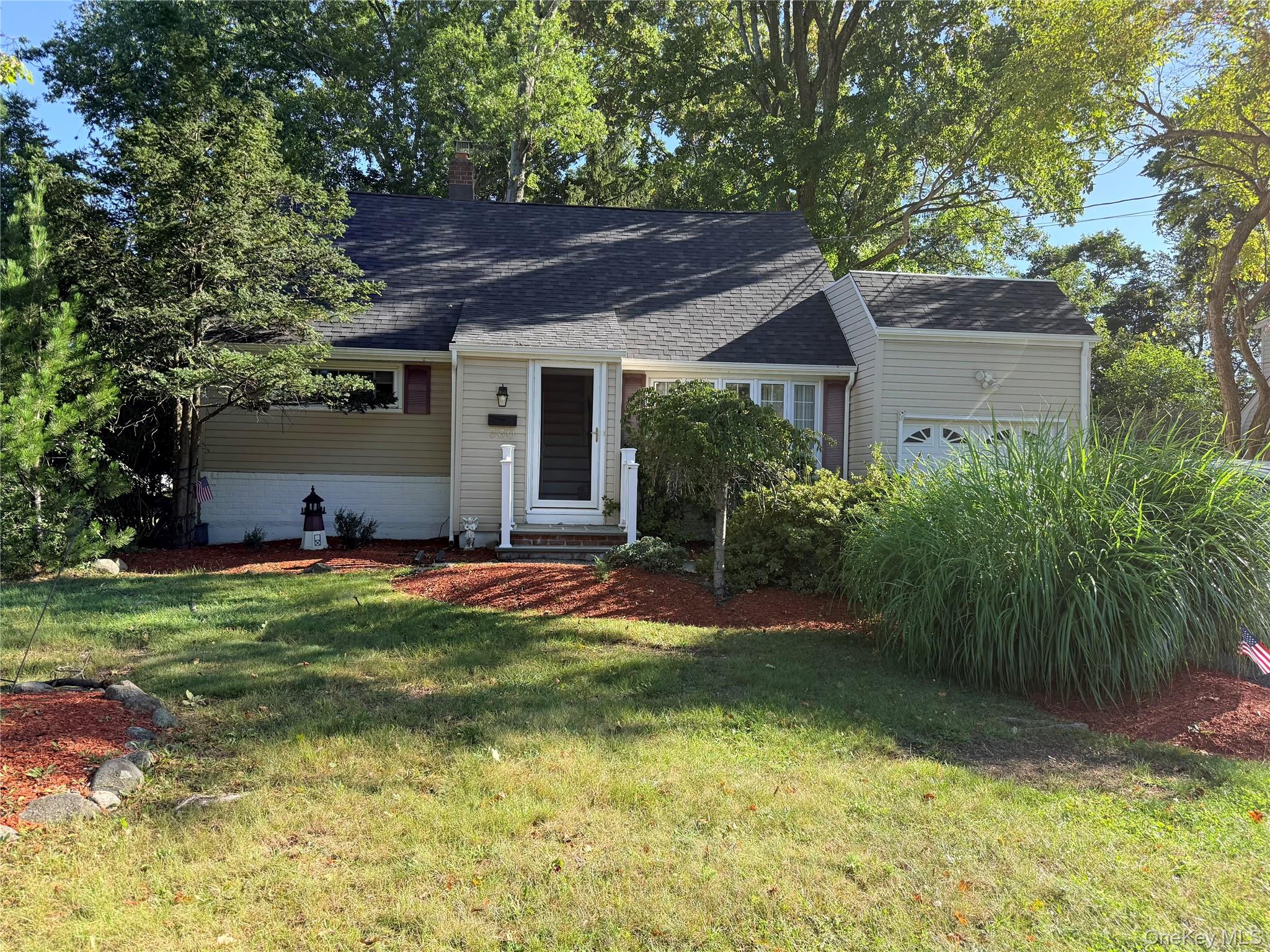 330 Holt Drive Property Photo 1