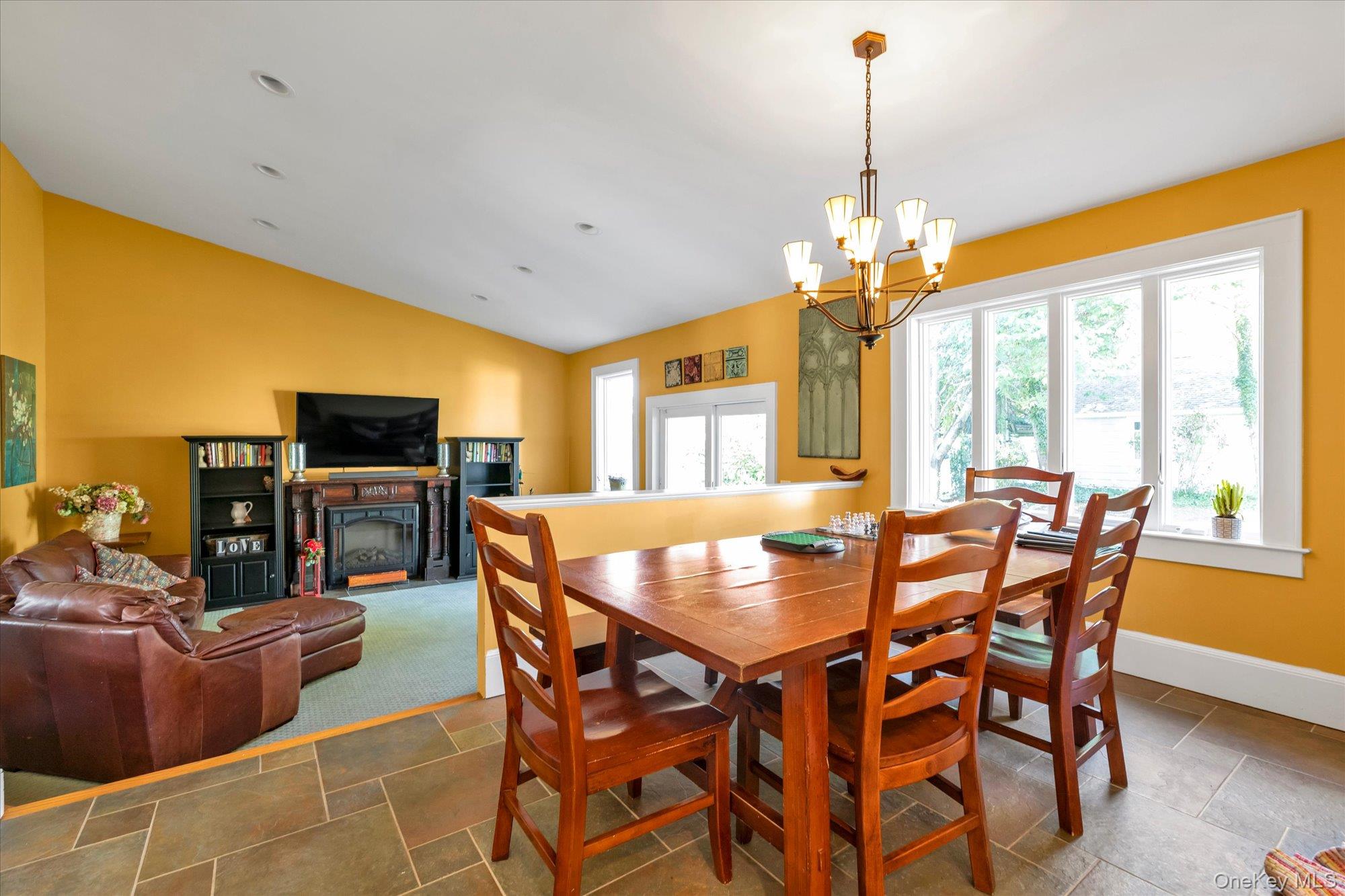 238 Burtis Avenue Property Photo 10
