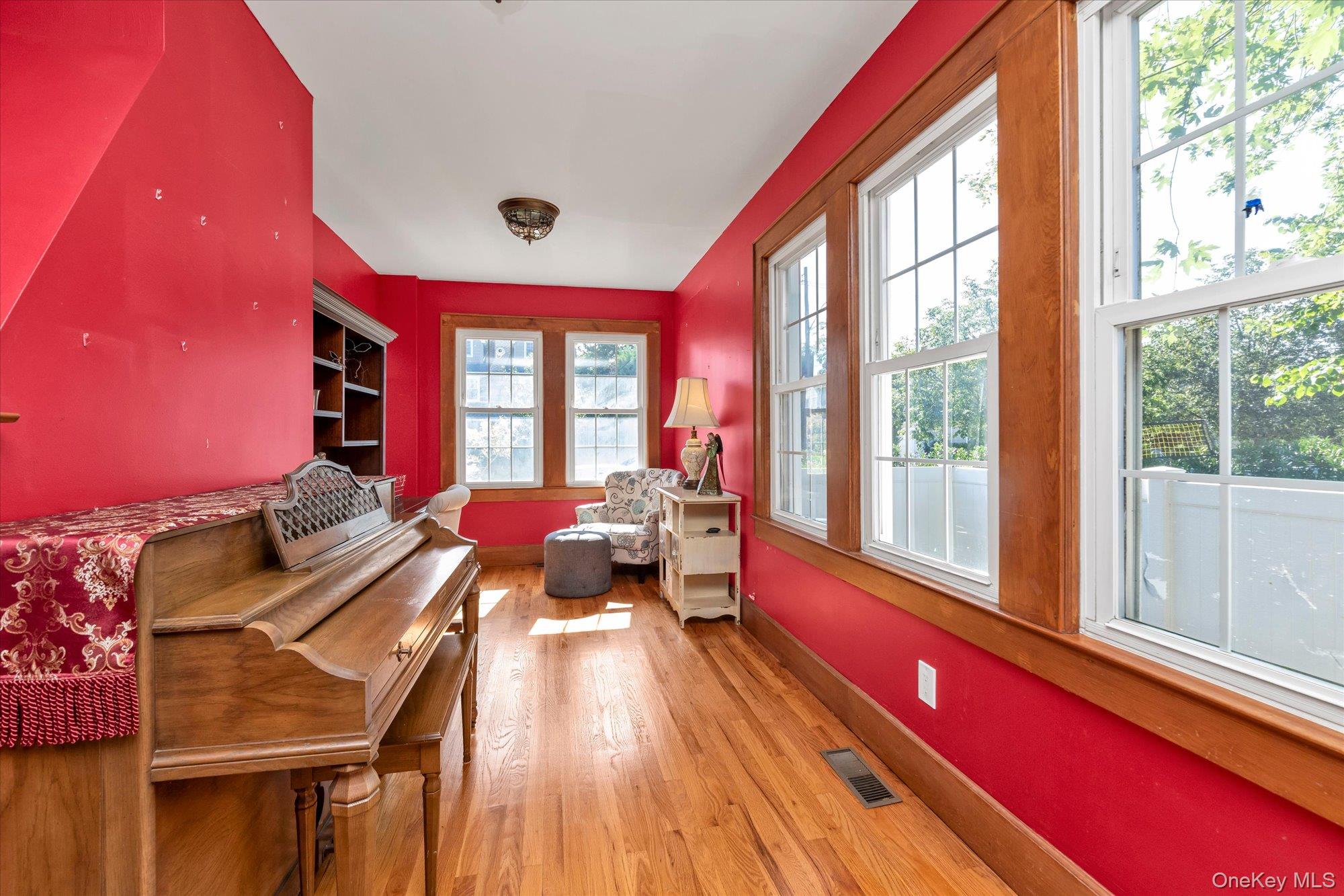 238 Burtis Avenue Property Photo 13