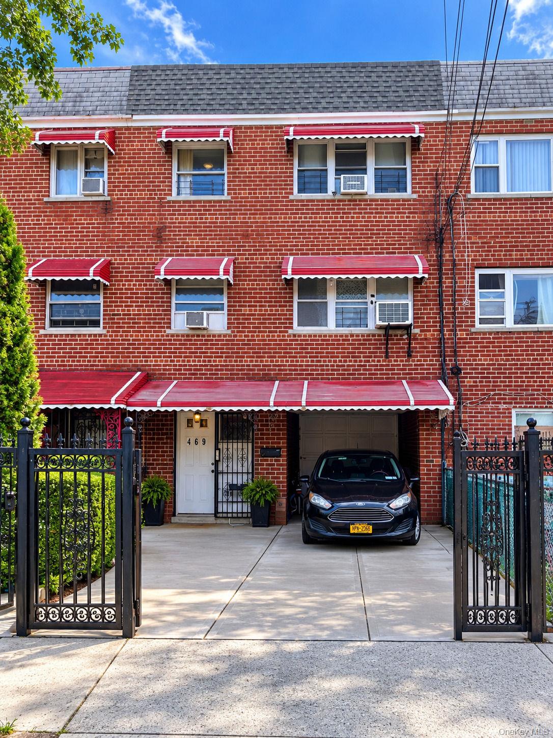 469 Commonwealth Avenue Property Photo 1