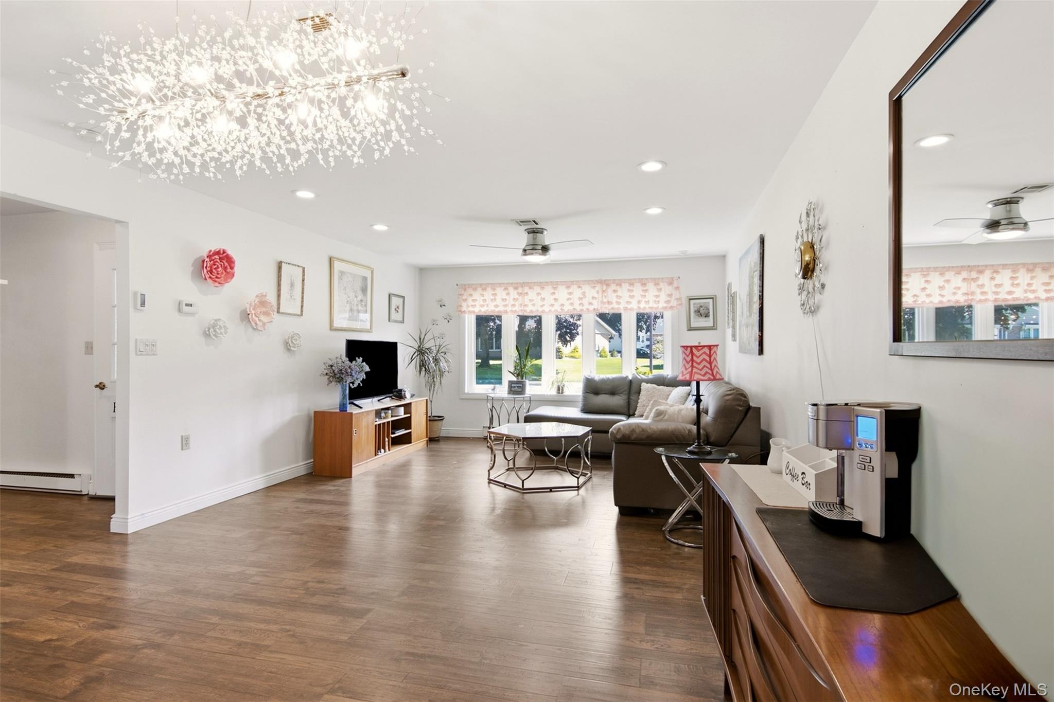 299 Cardiff Court B Property Photo 9