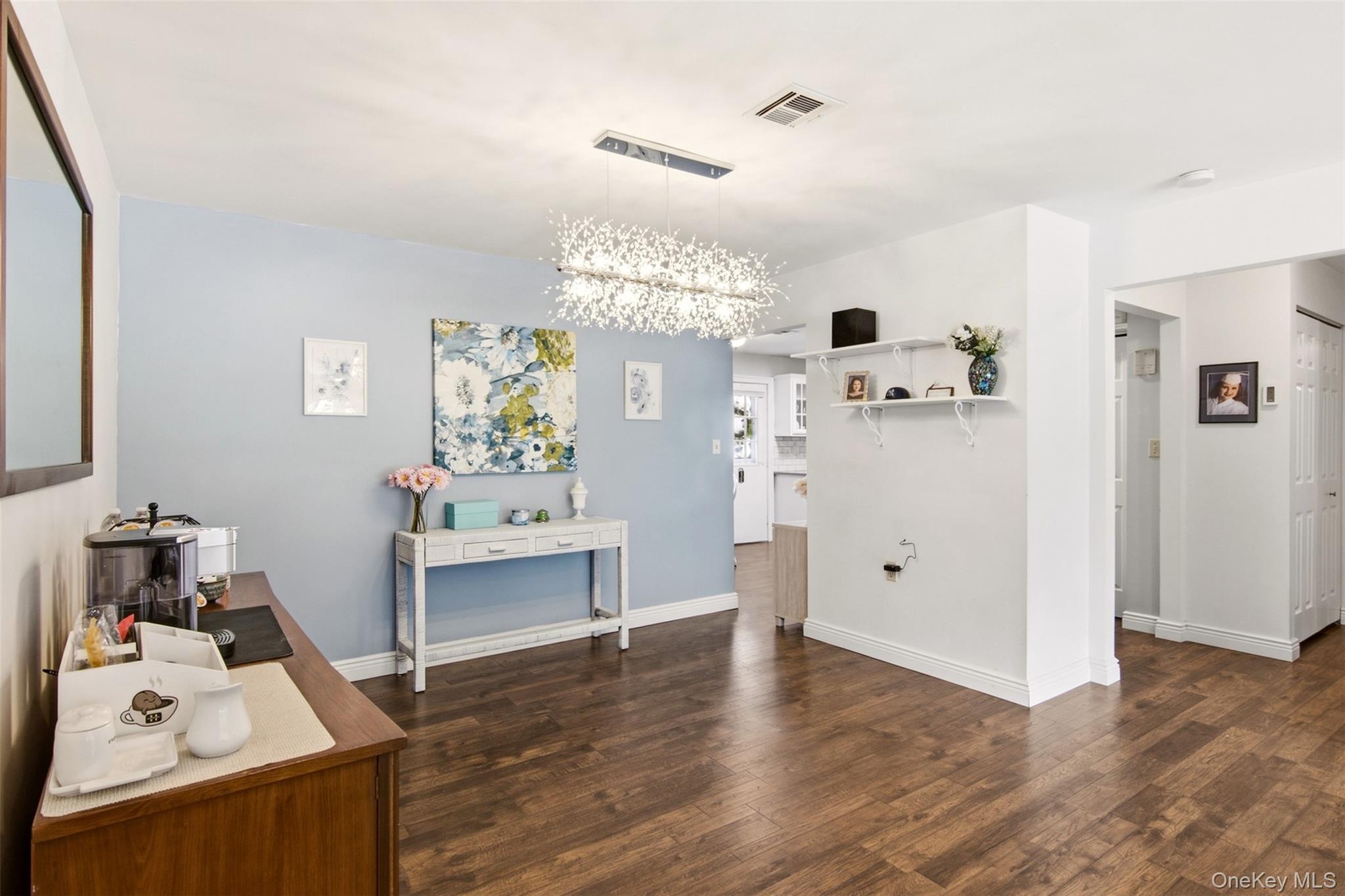 299 Cardiff Court B Property Photo 14