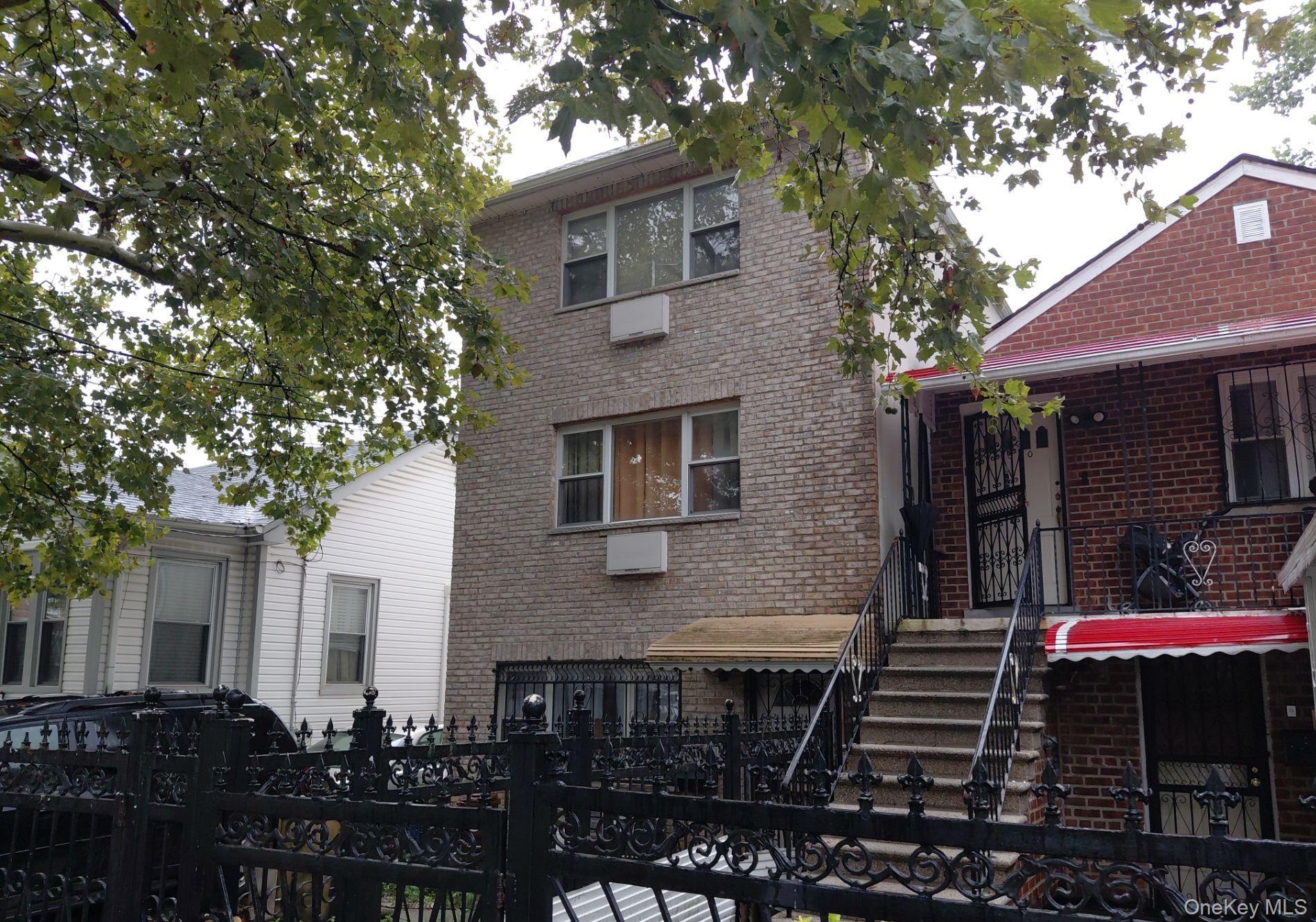 1022 E 232nd Street Property Photo 1
