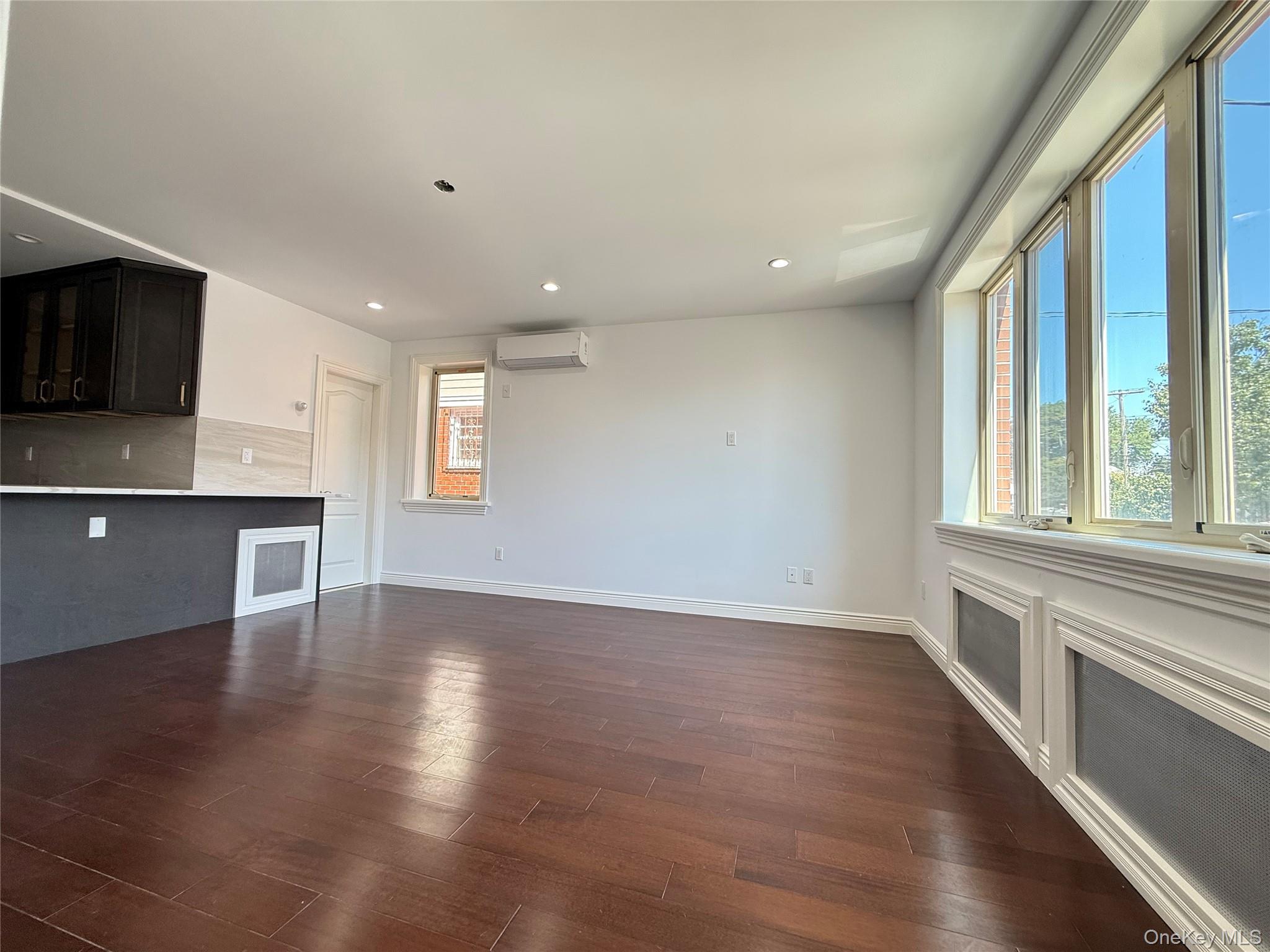 9-24 129th Street Property Photo 3