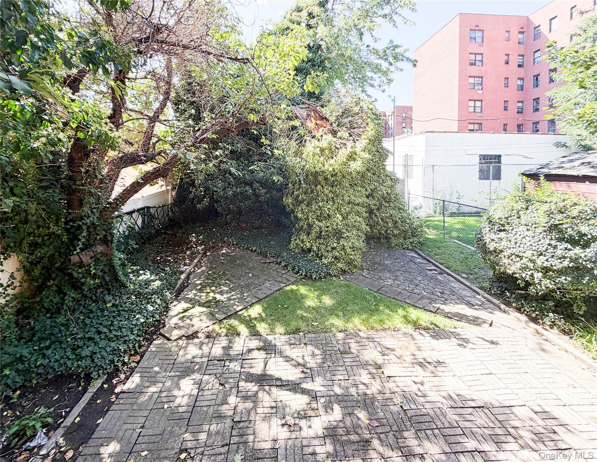 1941 Yates Avenue Property Photo 35