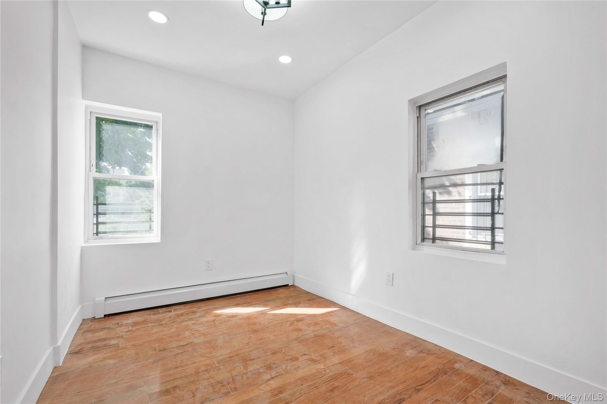 157-12b 110th Avenue Property Photo 11