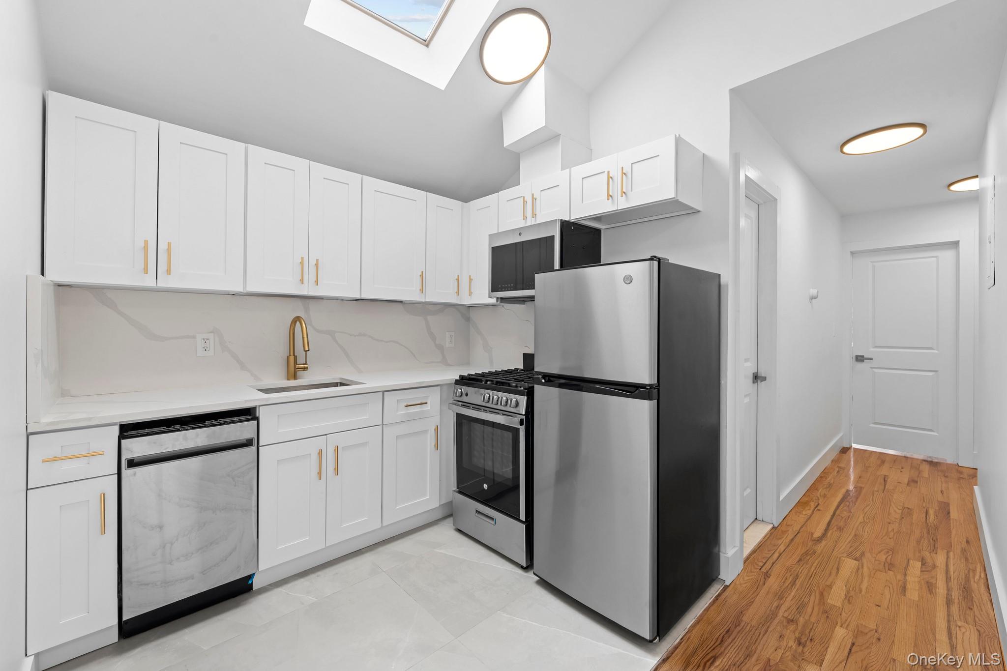 83-32 159th Street Property Photo 3