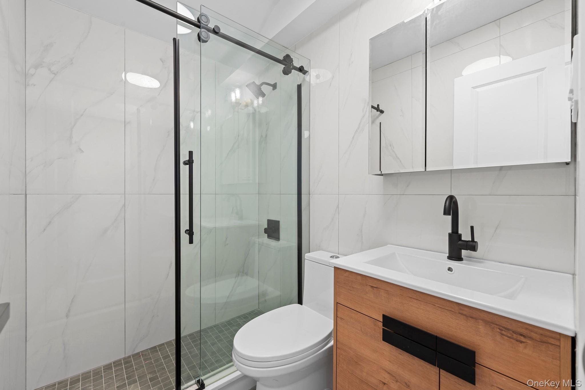 83-32 159th Street Property Photo 4