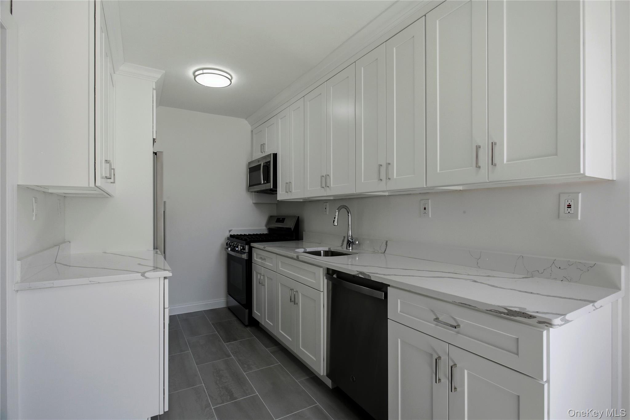 74-45 Yellowstone Boulevard 4g Property Photo 11