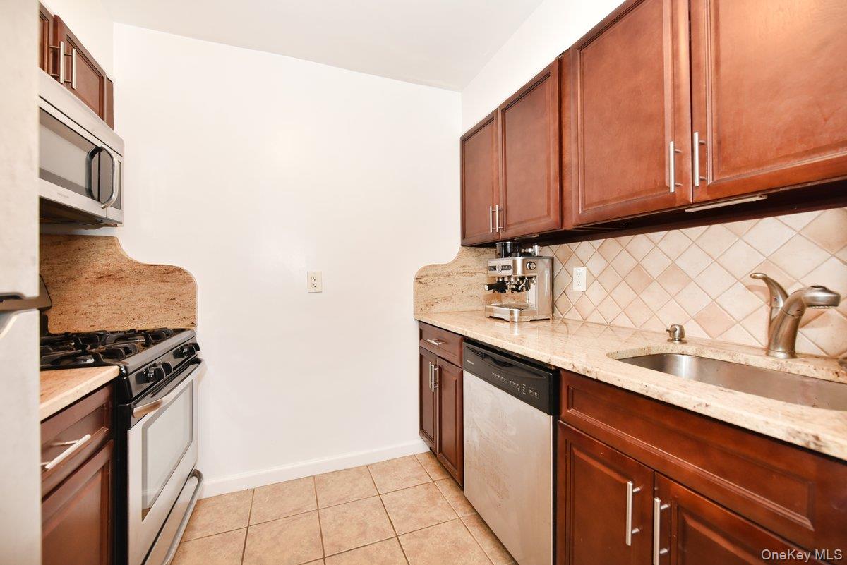 1 Birchwood Court 2o Property Photo 8