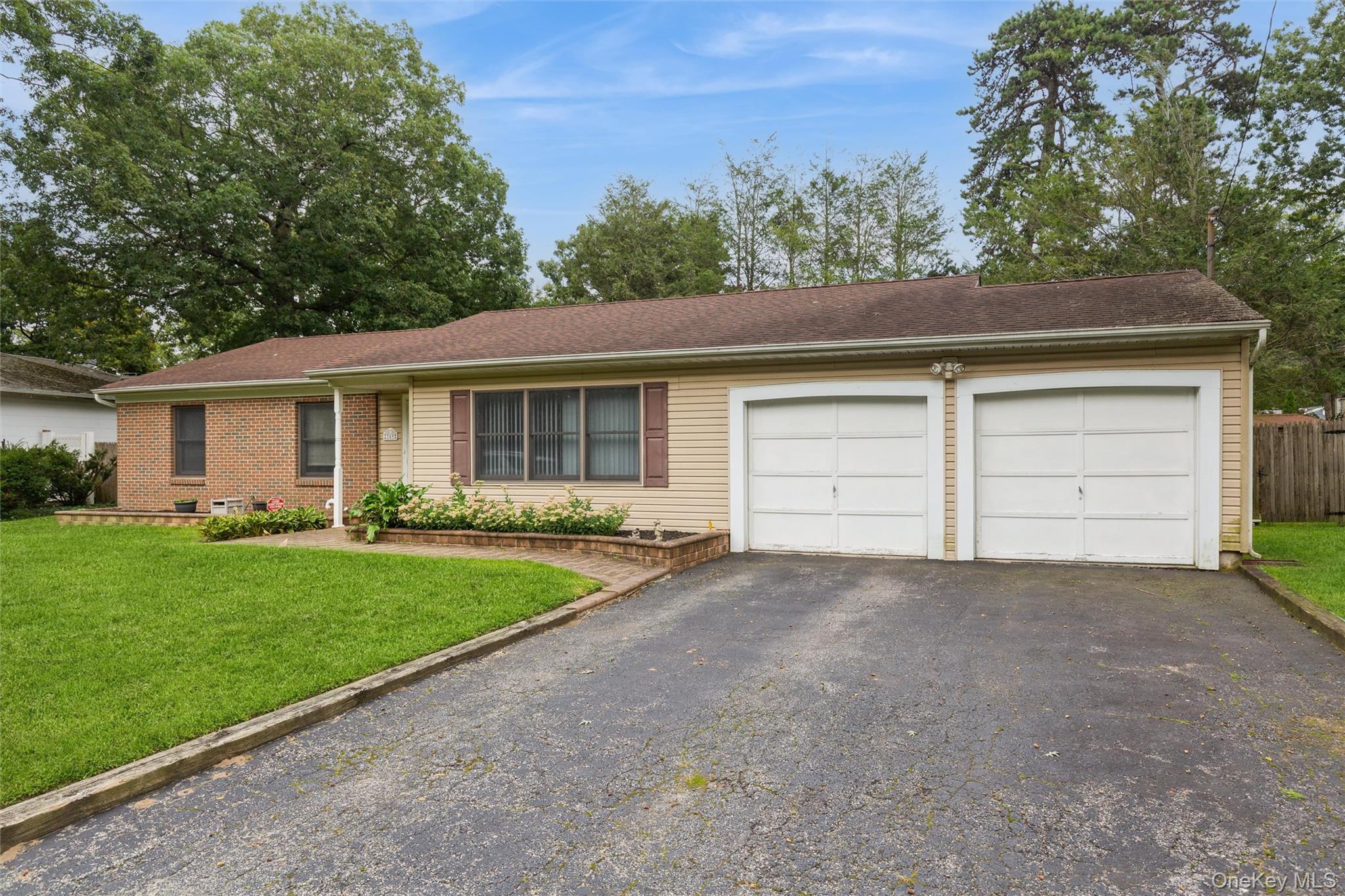 2769 Pond Road Property Photo 2