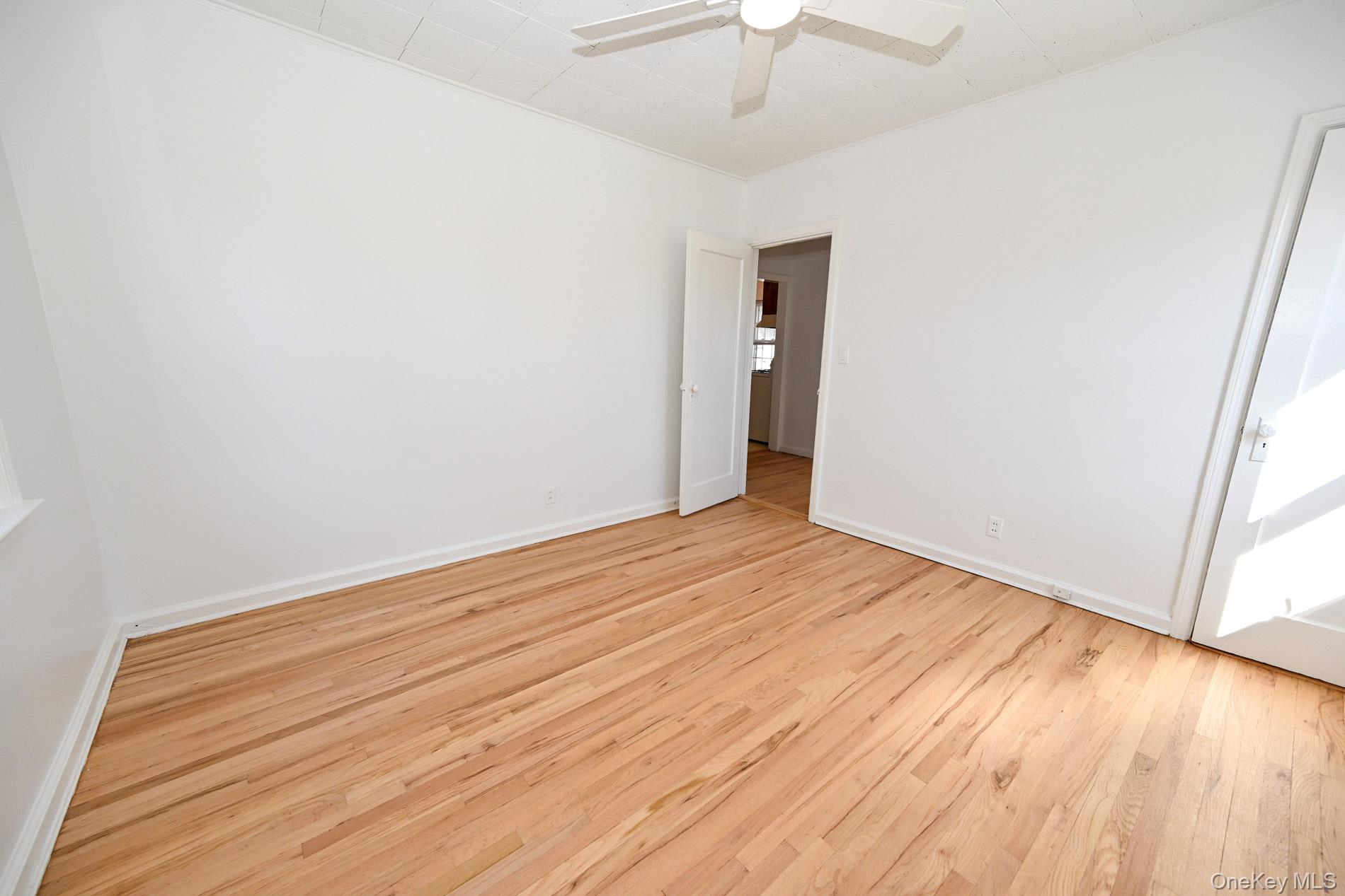 1087 Esther Street Property Photo 10