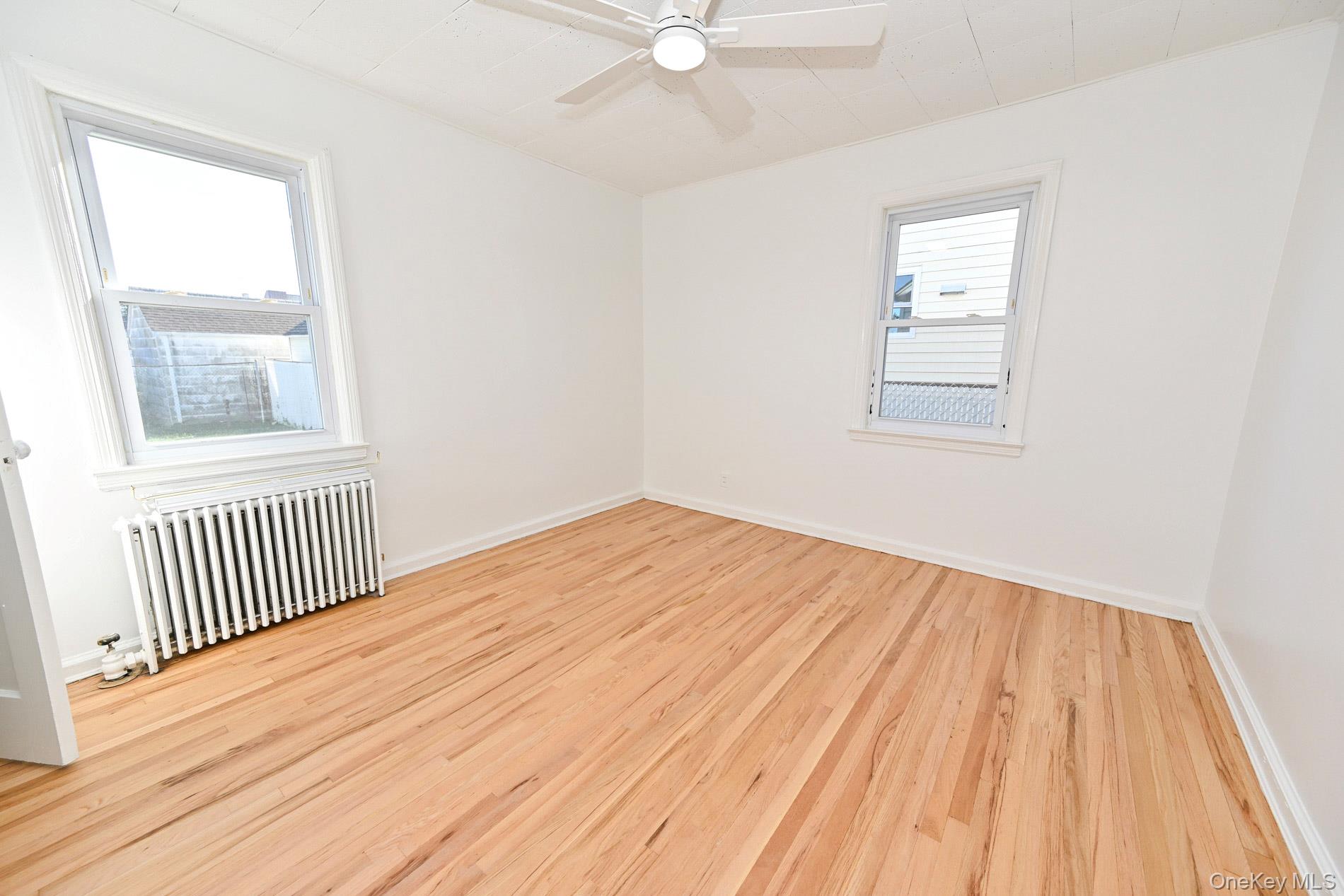 1087 Esther Street Property Photo 11