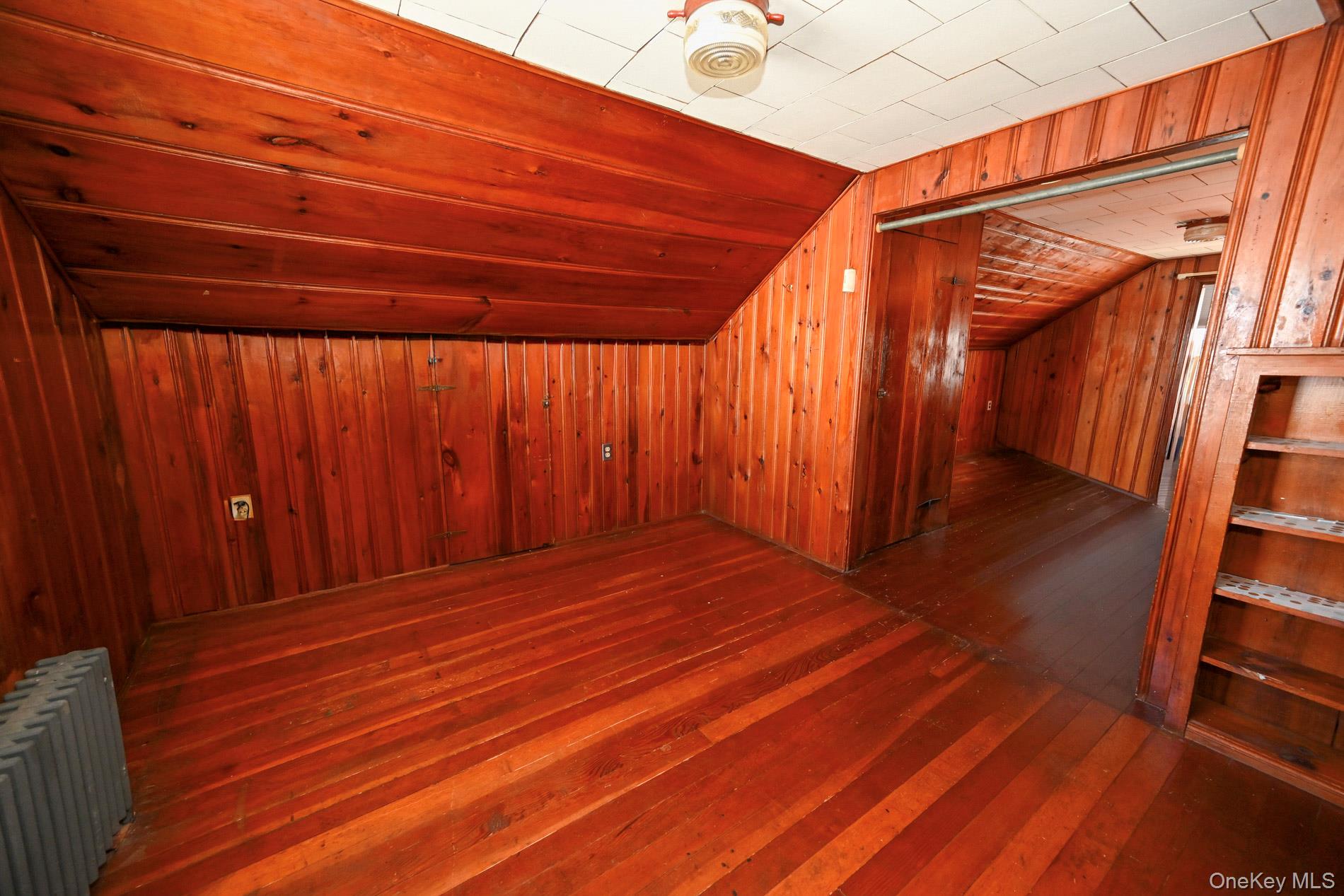 1087 Esther Street Property Photo 13