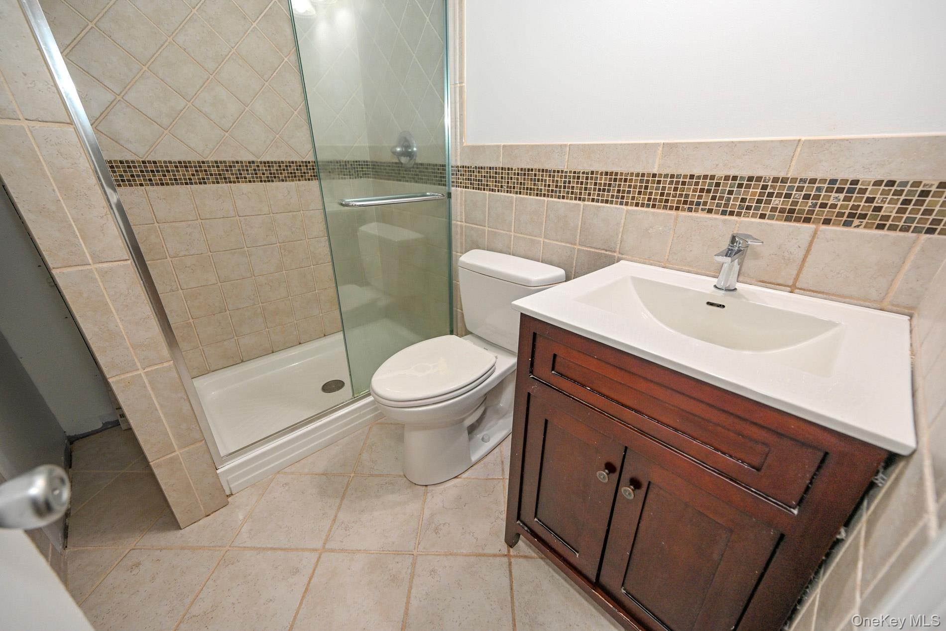 1087 Esther Street Property Photo 16