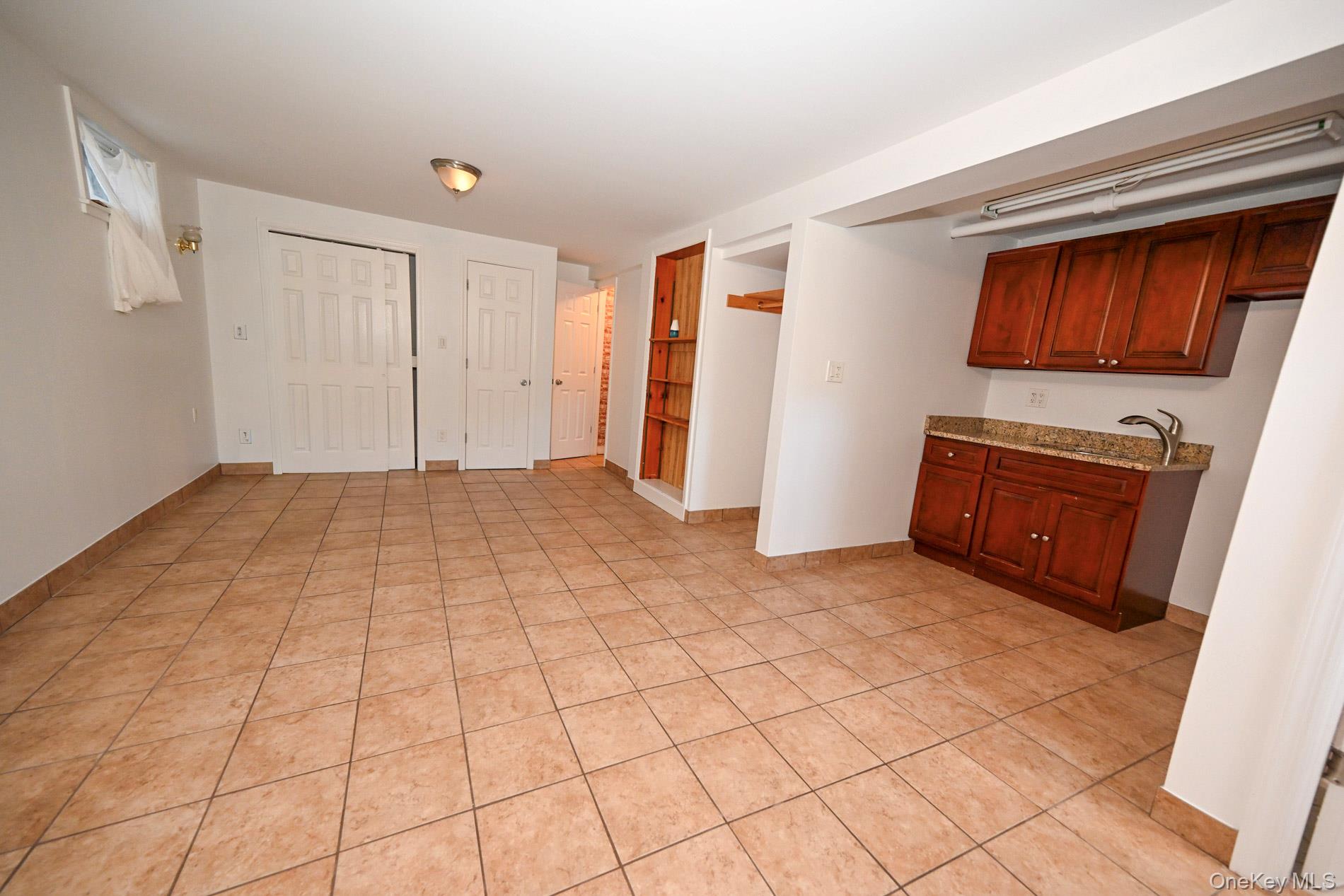 1087 Esther Street Property Photo 17