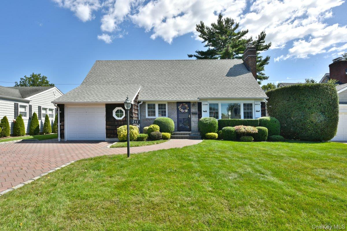 211 Wellington Road Property Photo 1