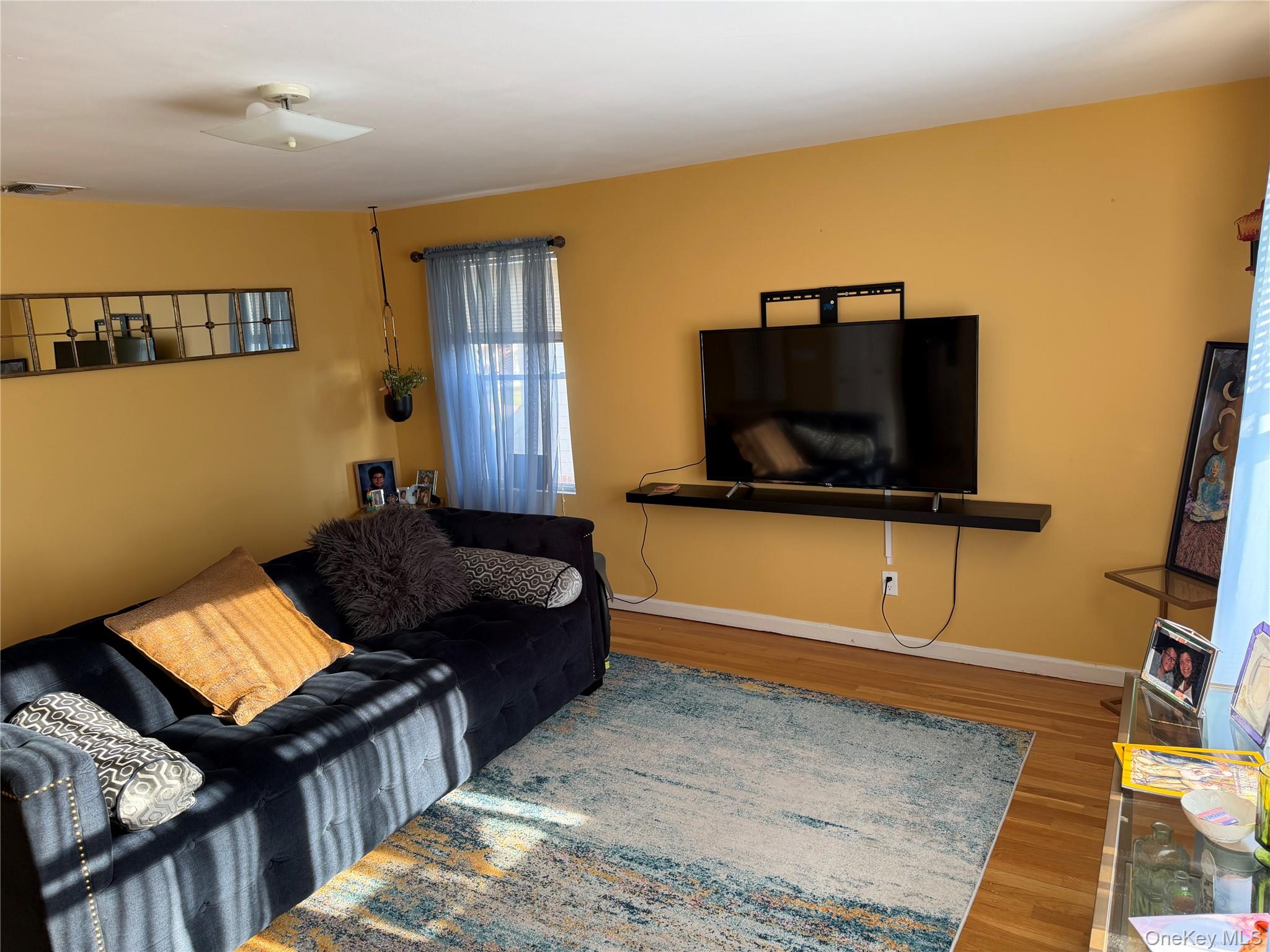 222 Colonial Avenue 2nd Fl Property Photo 3