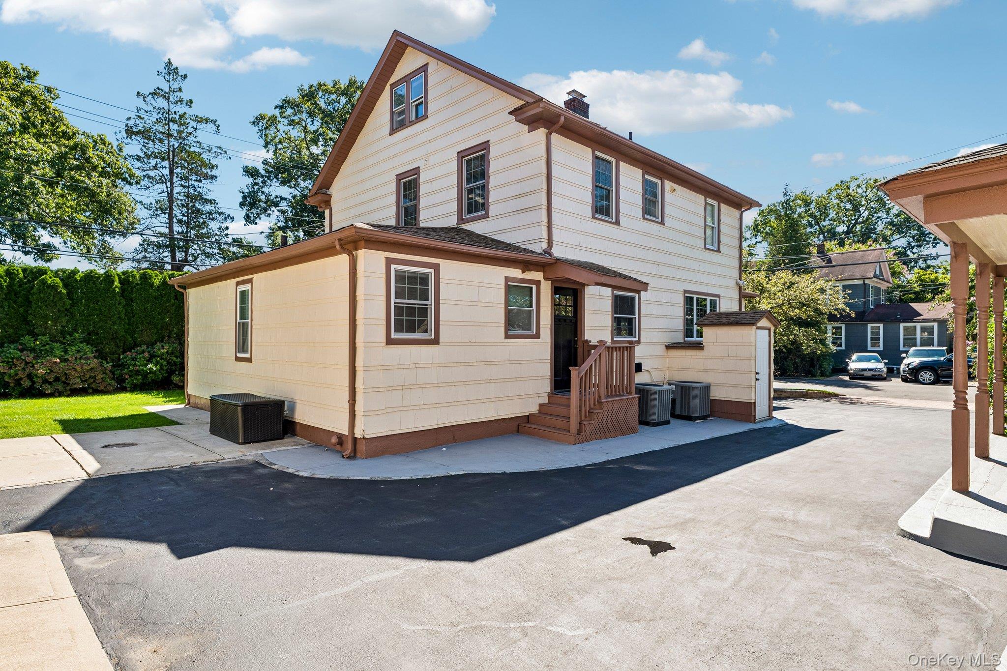 77 Jefferson Avenue Property Photo 4