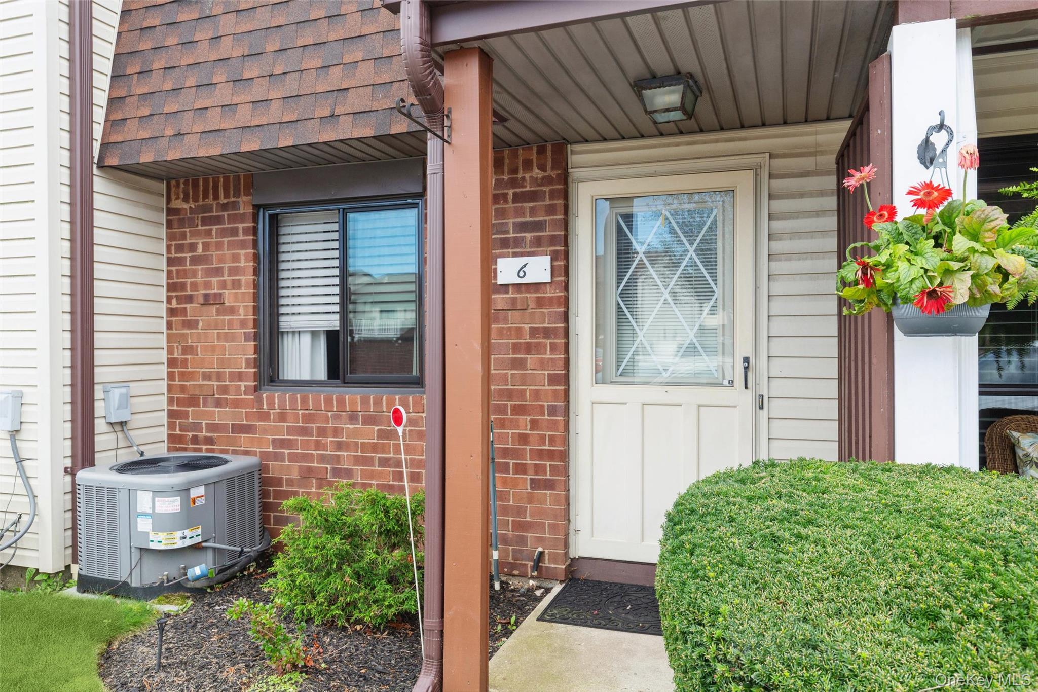 6 Cambridge Drive Property Photo 1