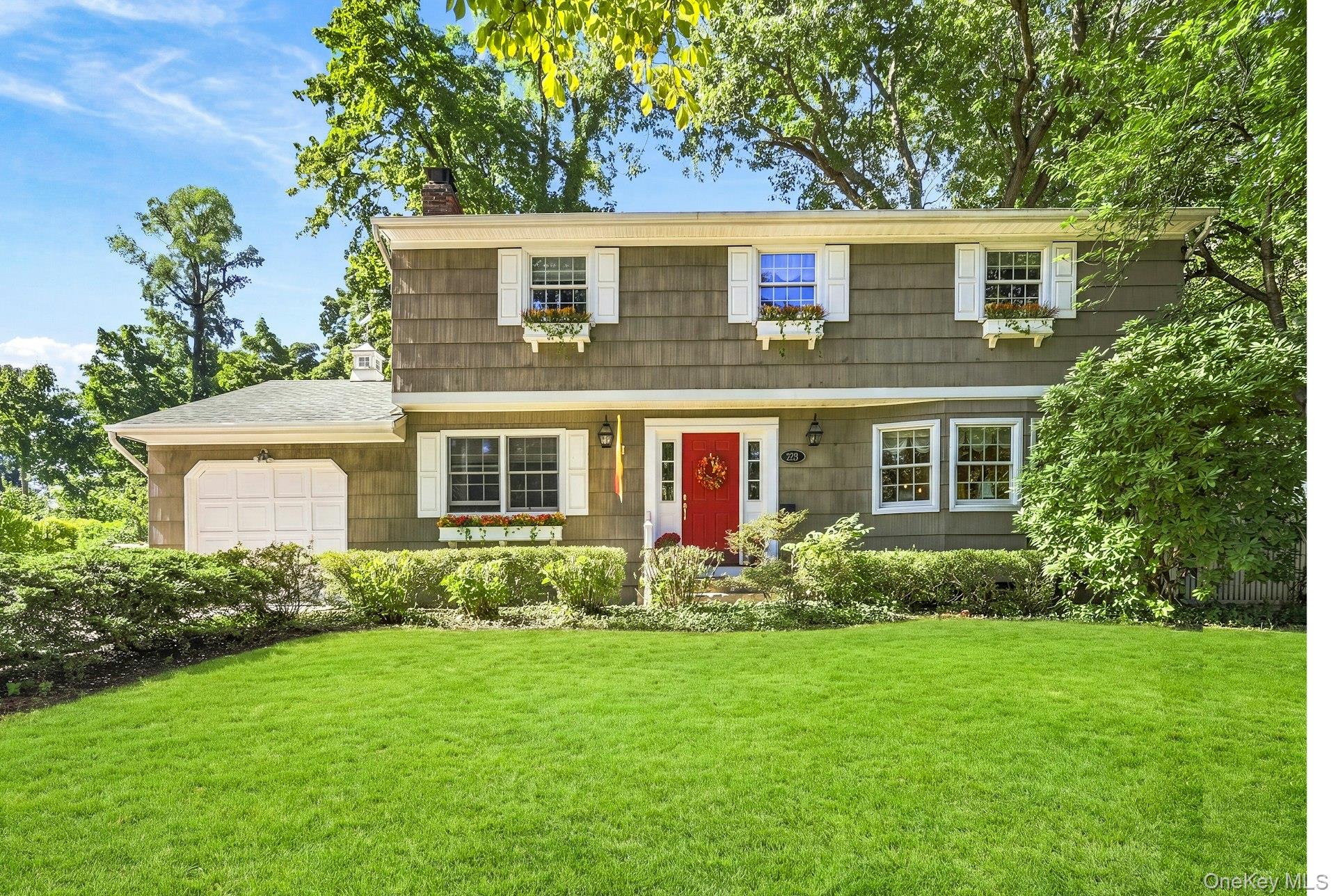 25 W Scudder Place
