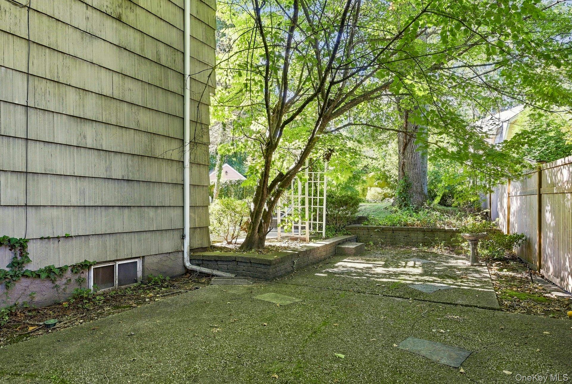 25 W Scudder Place Property Photo 28