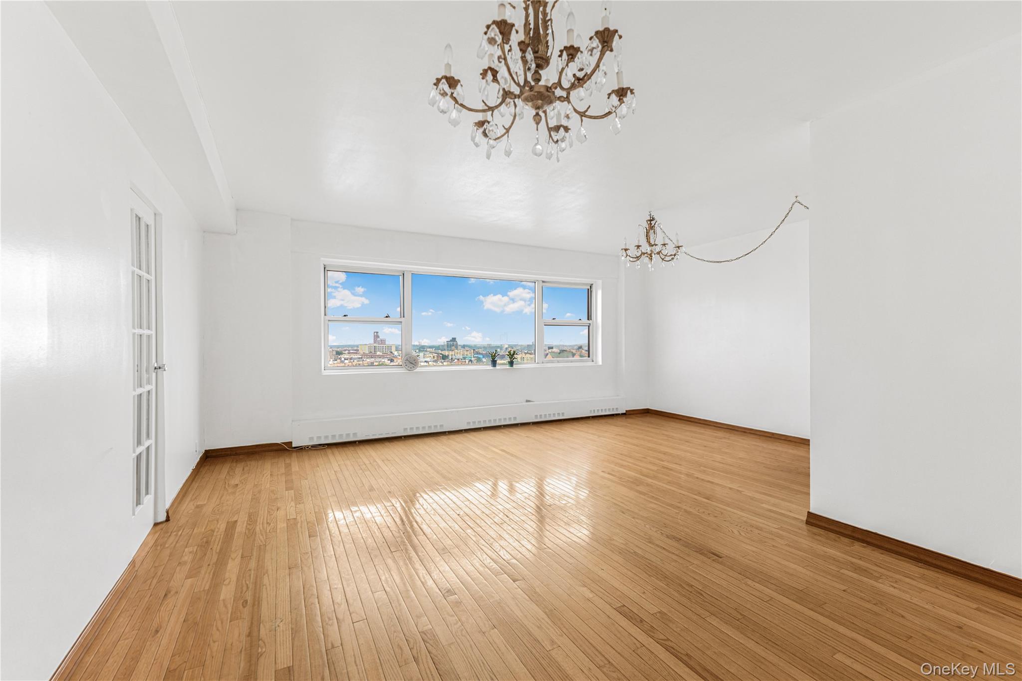 8 Fordham Oval 16b Property Photo 3