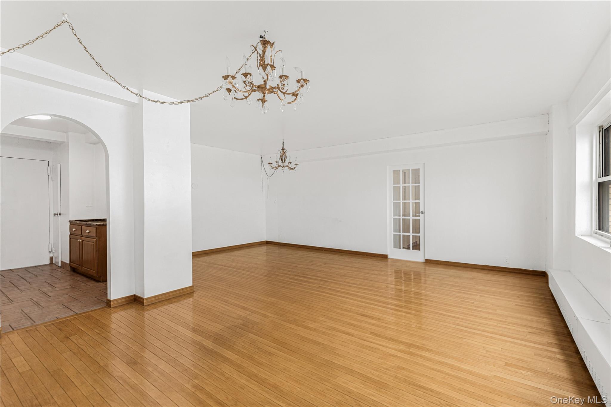8 Fordham Oval 16b Property Photo 4